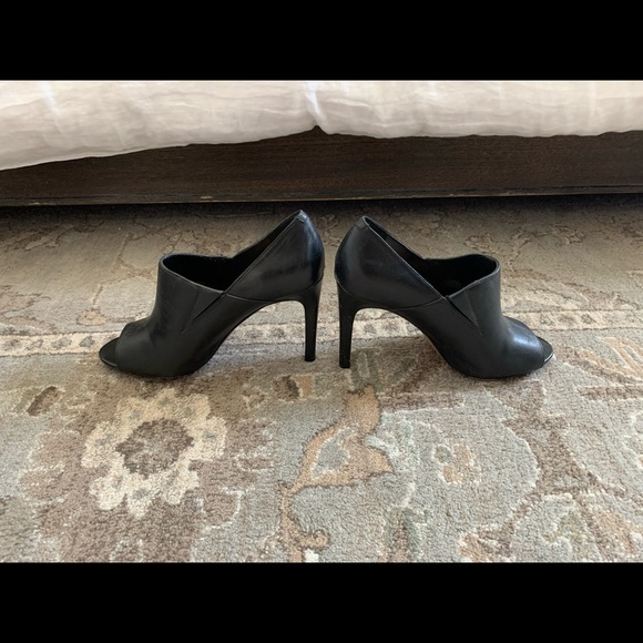 Vince Camuto black heels - Picture 4 of 7